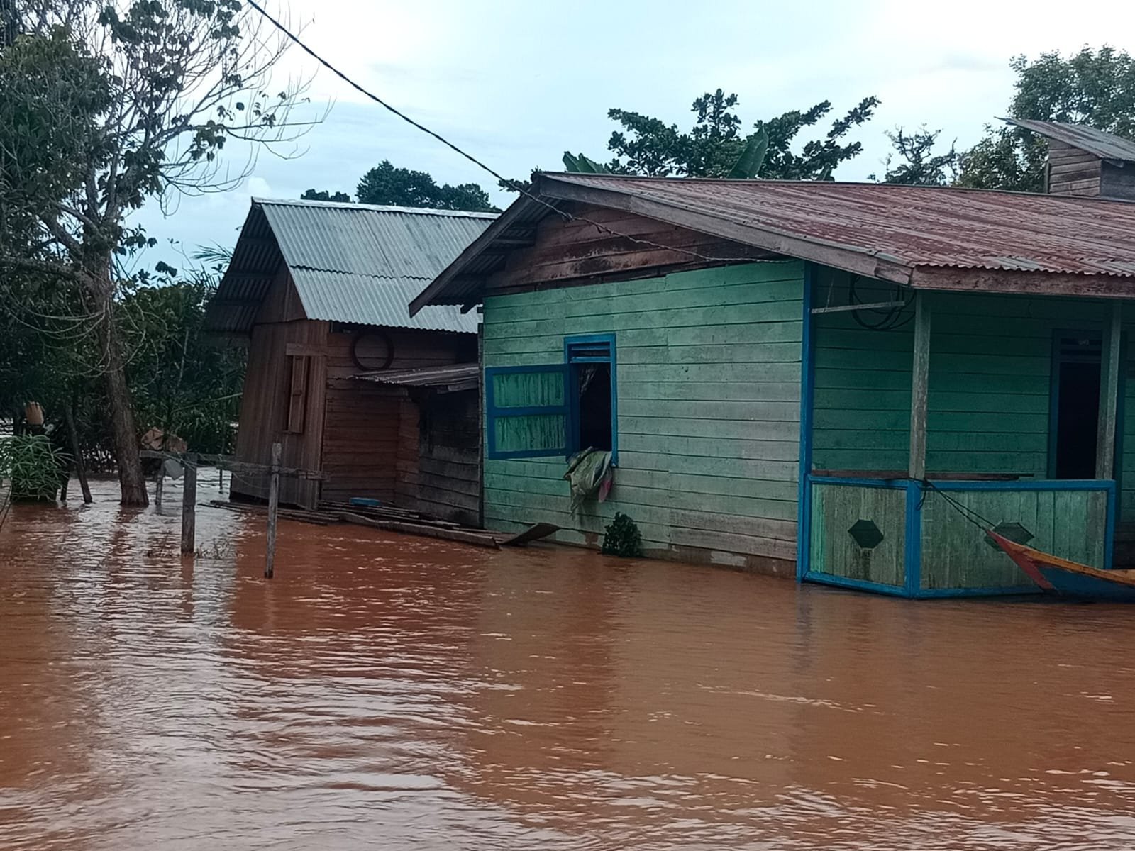 TMA Sungai Sembakung Bertahan di 9,7 Meter, Aktivitas Warga Lumbis Mulai Terganggu