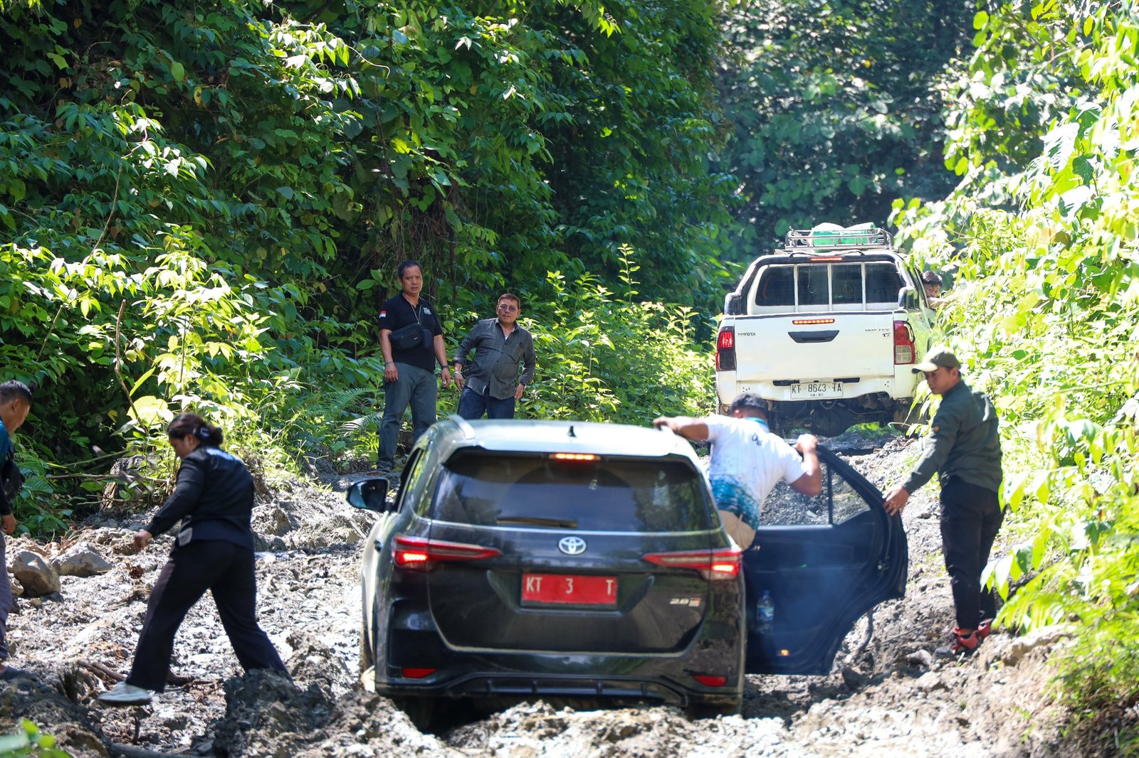 Wagub Dorong Percepatan Perbaikan Jalan Perbatasan