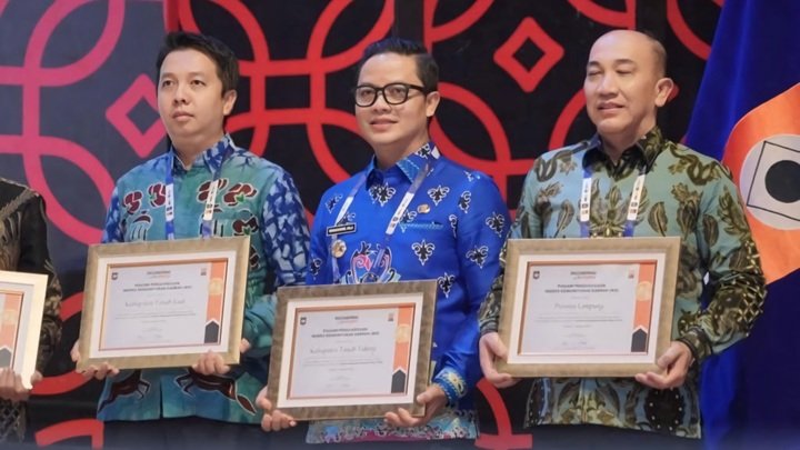Tana Tidung Ukir Prestasi Nasional, Bupati Ibrahim Ali Terima Penghargaan IKD 2026