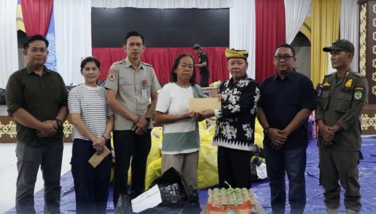 Wabup Tana Tidung Serahkan Bantuan Korban Kebakaran, Tekankan Kekuatan Gotong Royong